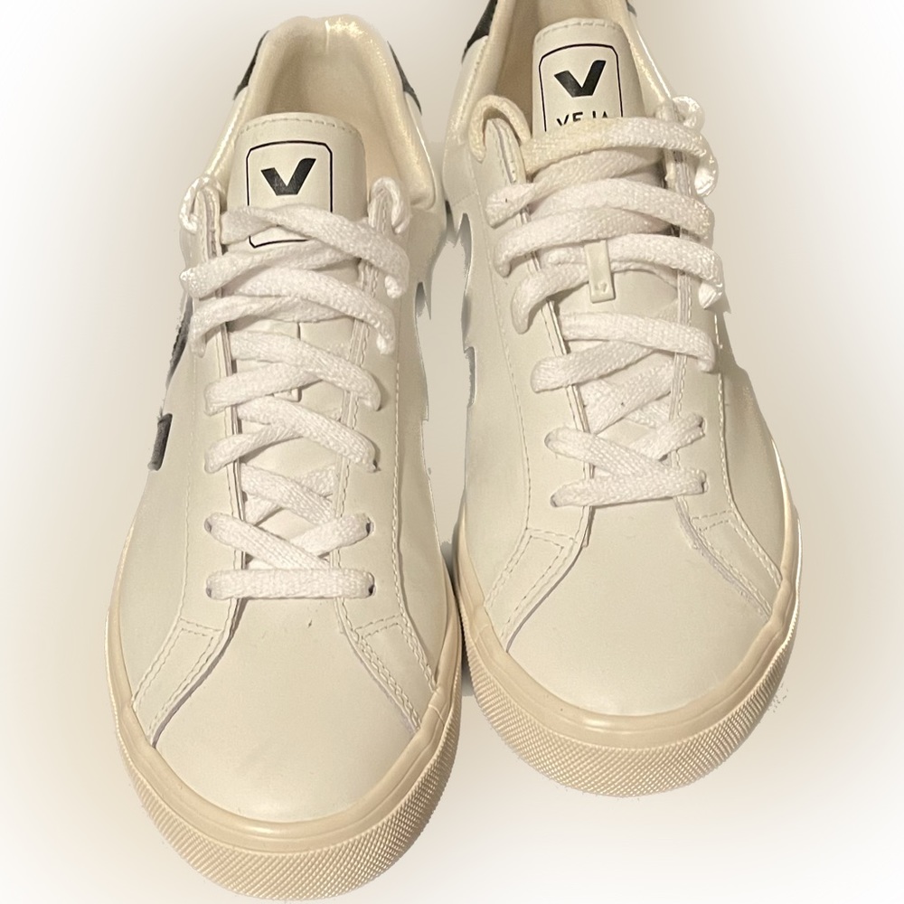 Veja Esplar Logo Leather Sneakers- Women size 10 / UK 41